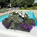 Hotel Les Jardins D'adalric 3*