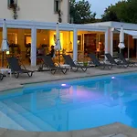 Les Jardins D'adalric Hotel