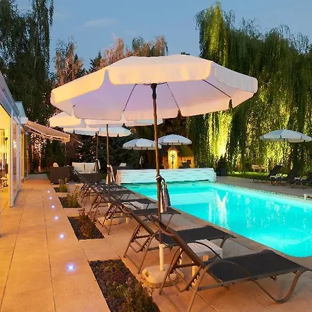 Les Jardins D'adalric 3*