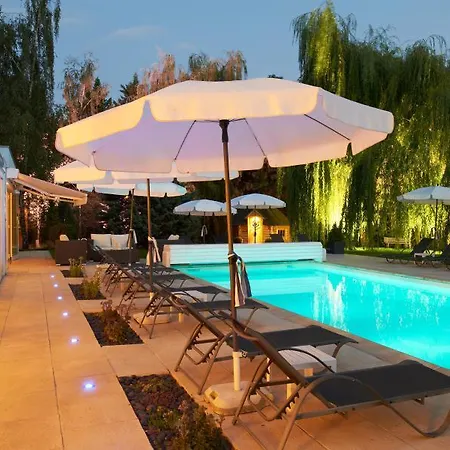 Hotel Les Jardins D'adalric