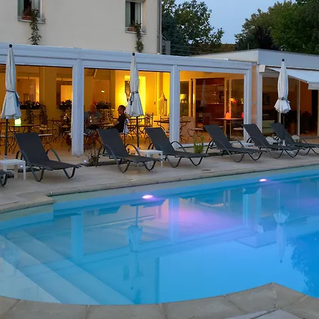 Les Jardins D'adalric Hotel