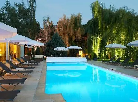 Hotel Les Jardins D'adalric 3*