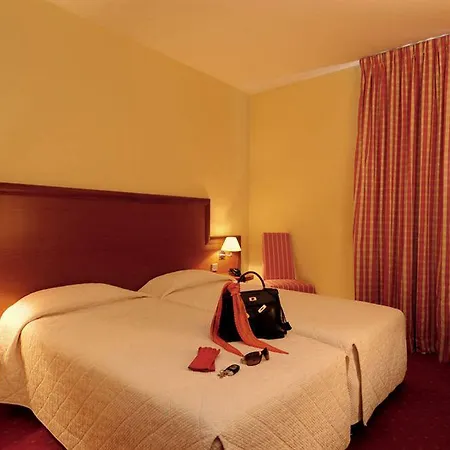 Les Jardins D'adalric 3* أوبيرني