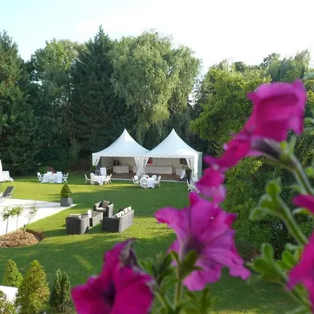 Les Jardins D'adalric 3* أوبيرني