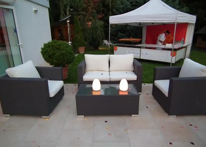 Les Jardins D'adalric Hotel