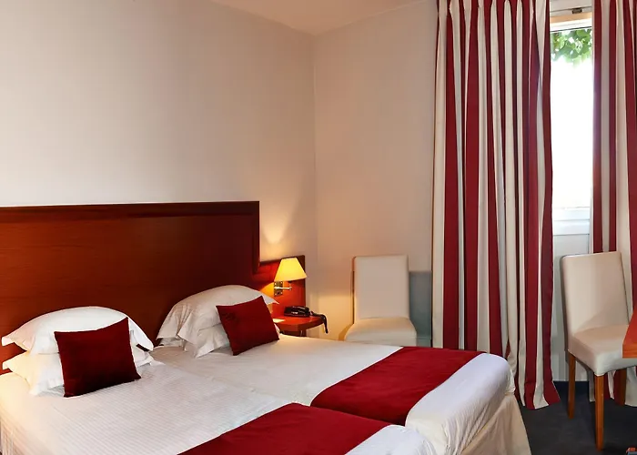 Hotel Les Jardins D'adalric 3*