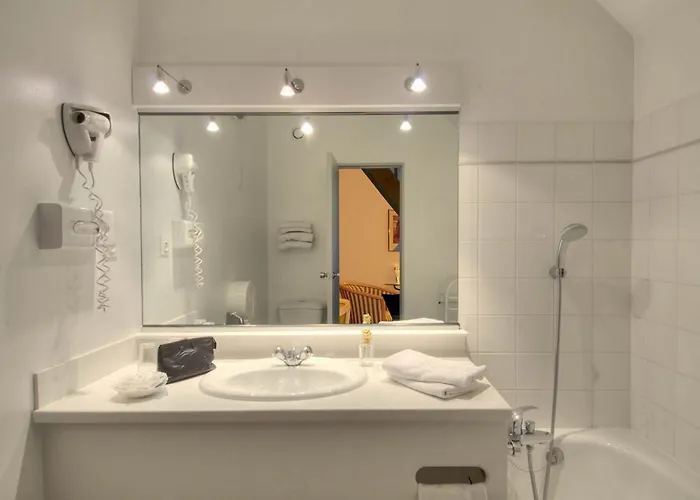 Hotel Les Jardins D'adalric 3*